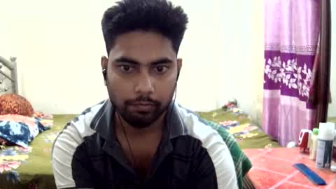 birbikrom104 online show from June 3, 2026, 2:33 pm