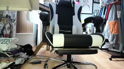 bisexualjay online show from April 28, 2026, 12:32 pm