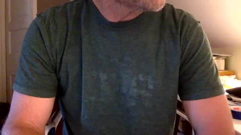 Snapshot of bisonbar chatting on June 24, 2026, 4:39 pm BisonBar online show from June 24, 2026, 4:39 pm