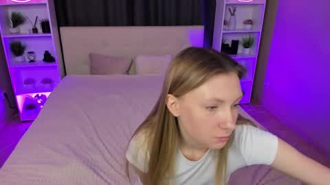 Julia online show from February 10, 2025, 3:03 am