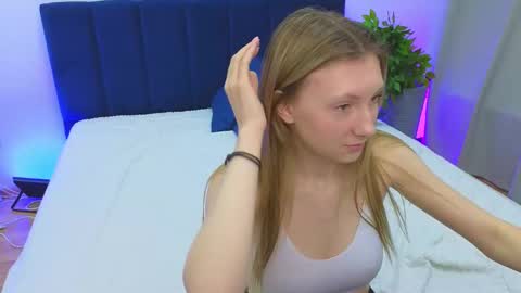 Julia online show from February 11, 2025, 5:16 am