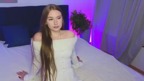 Julia online show from February 14, 2025, 2:18 am