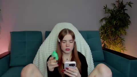 Julia online show from February 15, 2025, 3:28 pm