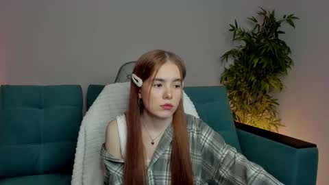 Julia online show from February 17, 2025, 11:23 am