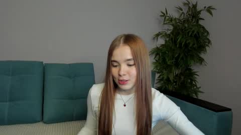 Julia online show from February 28, 2025, 9:36 am