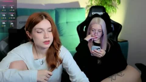 Julia online show from September 20, 2025, 9:05 pm