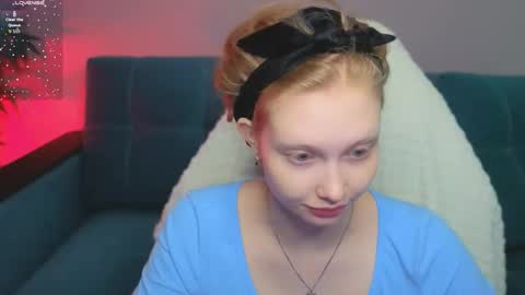 Julia online show from October 17, 2025, 2:48 am