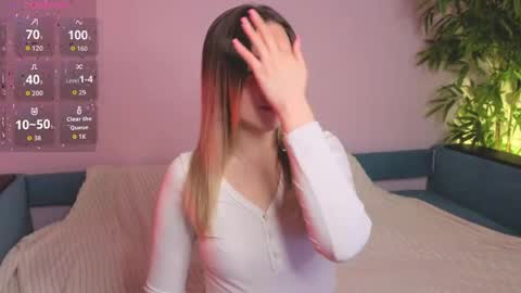 Julia online show from April 11, 2026, 2:32 pm