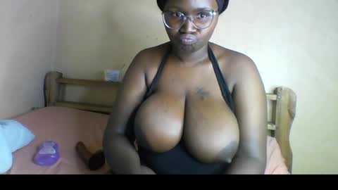 Snapshot of black_amor chatting on August 7, 2026, 8:27 am black_amor online show from August 7, 2026, 8:27 am