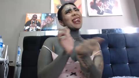 karenth soto online show from December 21, 2024, 1:32 pm