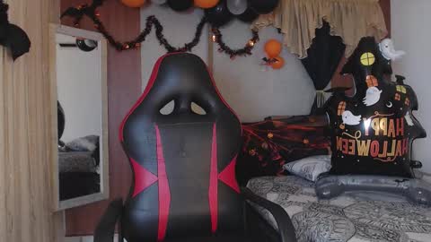 black_king_241 online show from October 23, 2025, 2:55 am