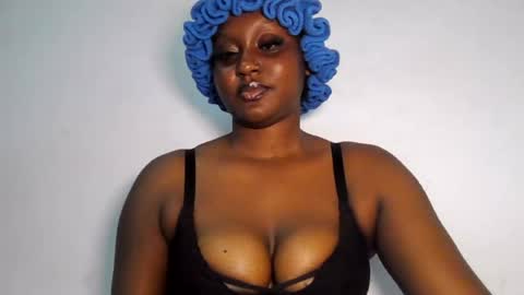 Snapshot of black_paanther chatting on June 21, 2026, 9:39 pm black_paanther online show from June 21, 2026, 9:39 pm