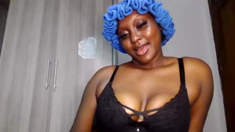 Snapshot of black_paanther chatting on June 22, 2026, 3:25 am black_paanther online show from June 22, 2026, 3:25 am