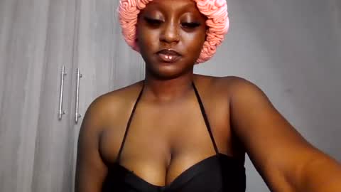 Snapshot of black_paanther chatting on June 27, 2026, 6:57 pm black_paanther online show from June 27, 2026, 6:57 pm