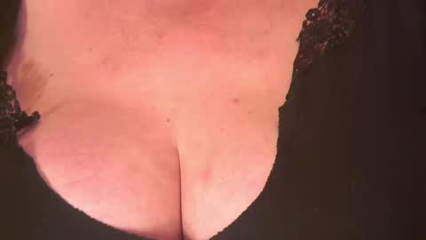 Snapshot of black_pearls chatting on February 27, 2025, 10:31 pm Sarah online show from February 27, 2025, 10:31 pm