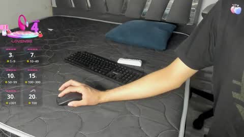 B L A C K  R O S E  online show from September 24, 2025, 11:24 am