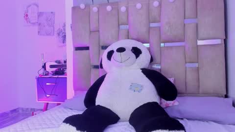 B L A C K  R O S E  online show from December 19, 2025, 11:17 am