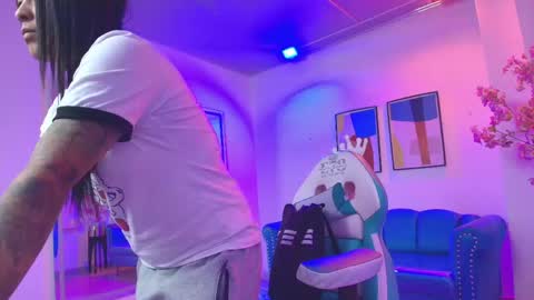 Rousse  online show from April 21, 2026, 3:35 am