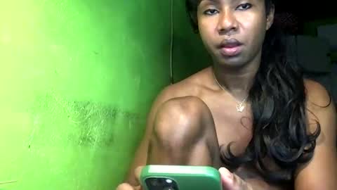 Crystal online show from November 3, 2025, 6:53 pm