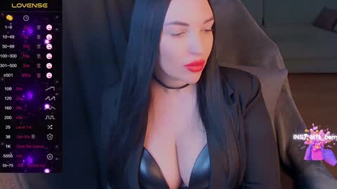 blackberry_star online show from December 4, 2024, 7:06 am