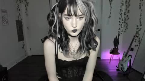 Ella online show from January 14, 2026, 1:11 am