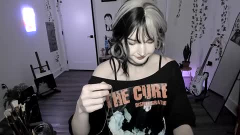 Ella online show from January 18, 2026, 2:04 am