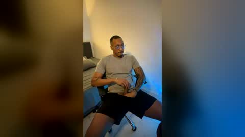 DWAYNE BELL online show from July 8, 2026, 3:22 am