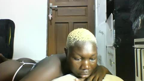 blackmarvel02 online show from December 3, 2025, 7:05 am