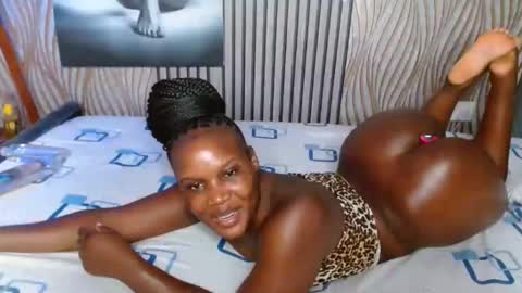 Snapshot of blackmellanin_ chatting on June 3, 2026, 1:52 am Smiley sylivia online show from June 3, 2026, 1:52 am