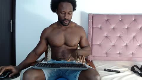 Twtter 1MikeBeckford            Onlyfns beckfordmike online show from January 6, 2025, 1:08 pm