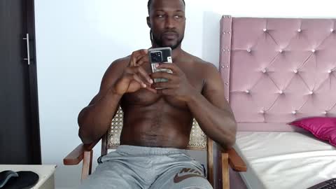 Twtter 1MikeBeckford            Onlyfns beckfordmike online show from January 11, 2025, 9:57 pm