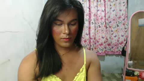 Ellez online show from March 12, 2026, 4:57 pm