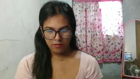 Ellez online show from April 14, 2026, 10:16 pm