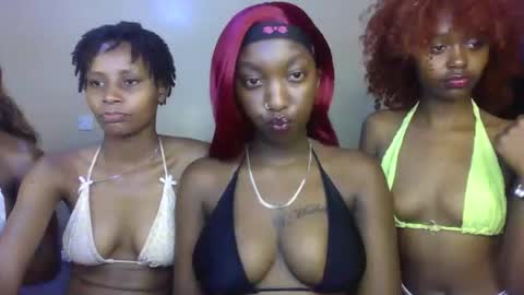 blackqueen2030 online show from April 21, 2026, 2:26 am