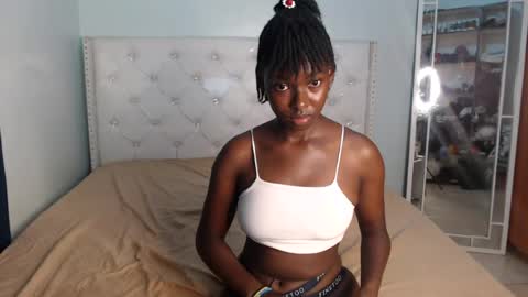 Snapshot of blackqueenofparis chatting on July 6, 2026, 11:29 am Paris online show from July 6, 2026, 11:29 am