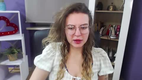 Z O E Y online show from January 8, 2025, 5:16 am