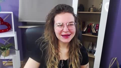 Z O E Y online show from January 20, 2025, 5:26 am