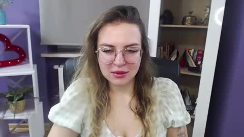 Z O E Y online show from January 23, 2025, 5:35 am