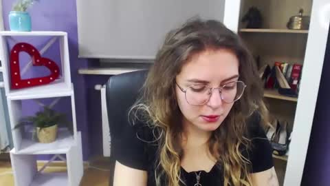 Z O E Y online show from January 24, 2025, 5:31 am