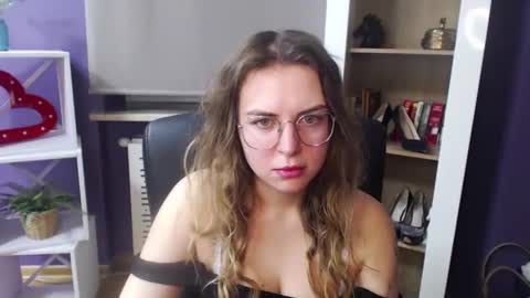 Z O E Y online show from January 27, 2025, 5:36 am