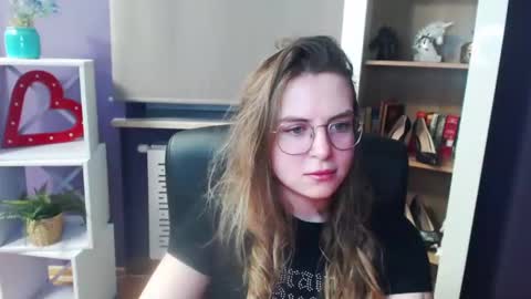 Z O E Y online show from February 20, 2025, 5:44 am