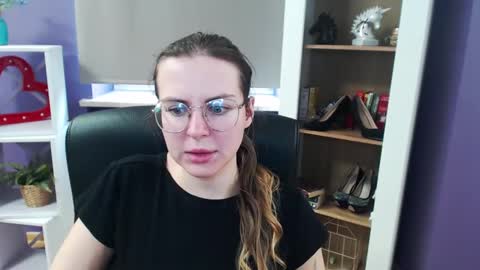 Z O E Y online show from March 4, 2025, 9:07 am