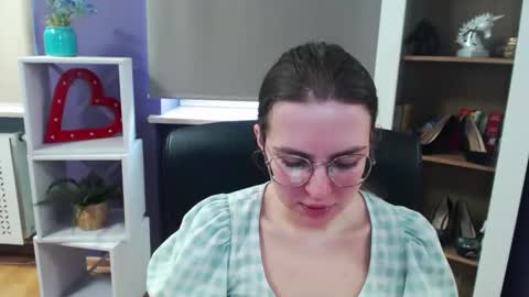 Z O E Y online show from March 10, 2025, 9:21 am