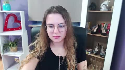 Z O E Y online show from March 12, 2025, 5:35 am