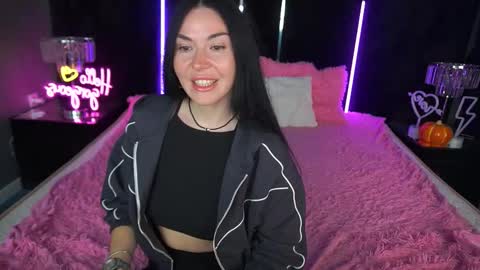 blacksilkqueen online show from November 22, 2025, 7:51 am