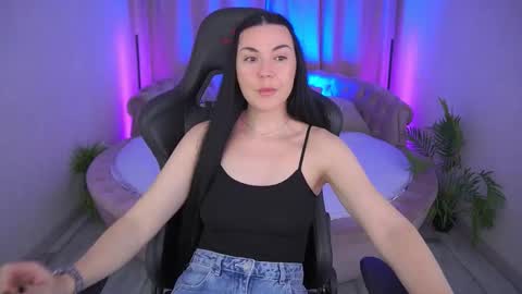 blacksilkqueen online show from November 23, 2025, 1:11 pm