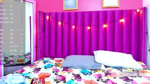 Tifffany bllom online show from March 11, 2025, 6:43 am