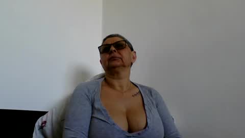 Black Widow online show from April 19, 2026, 1:43 pm