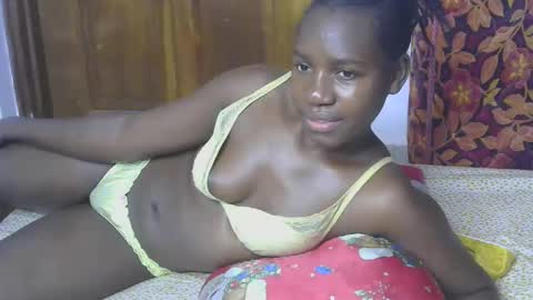 VIVIAN online show from October 2, 2025, 4:08 am