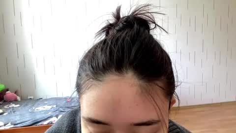 Mila online show from April 22, 2026, 8:28 am